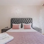 Cozy Premium - Coresi Mall شقة *