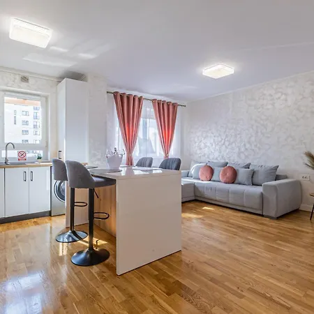 Cozy Premium - Coresi Mall Апартаменты *